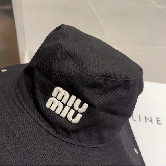 Miu Miu Bucket Hat - Picture 4 of 6